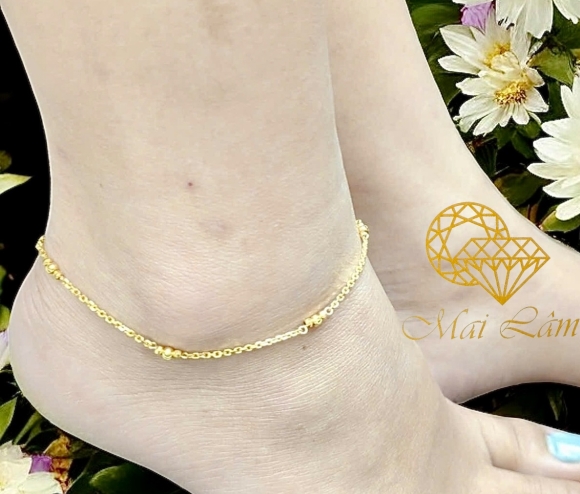 Lắc Chân Bi Nhỏ Chạm Máy