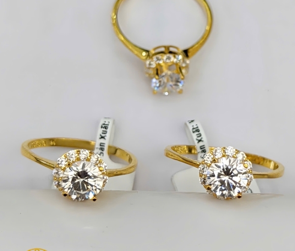 Nhẫn Nữ Hột Cao Tròn Tấm Xoàn