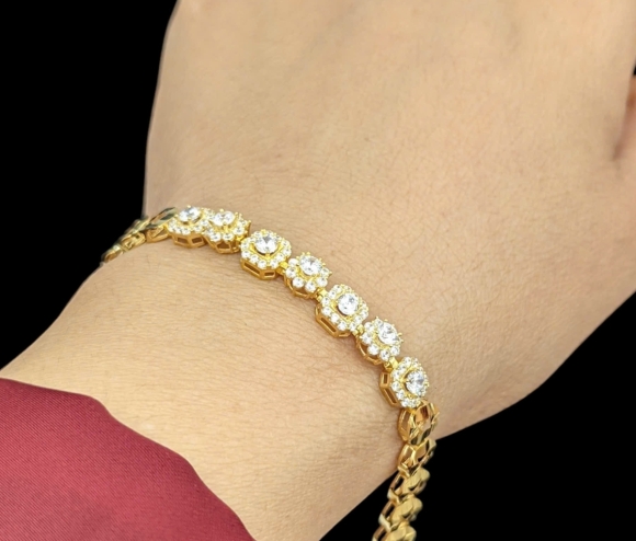 Lắc Tay Hột Trắng Xoàn