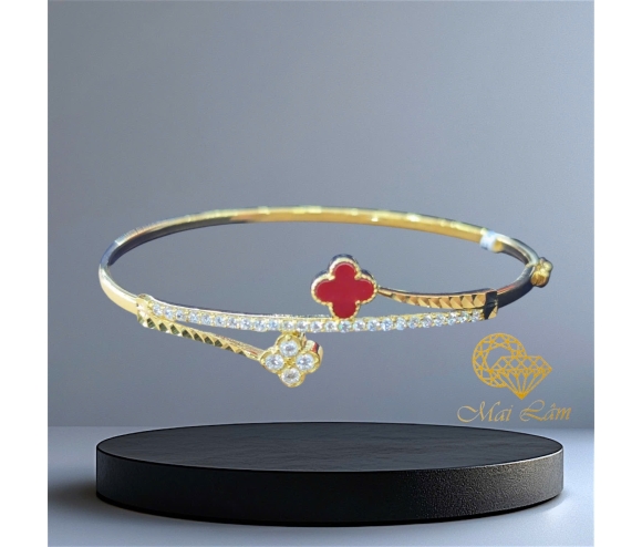 Vòng Tay Hoa Đỏ, Trắng