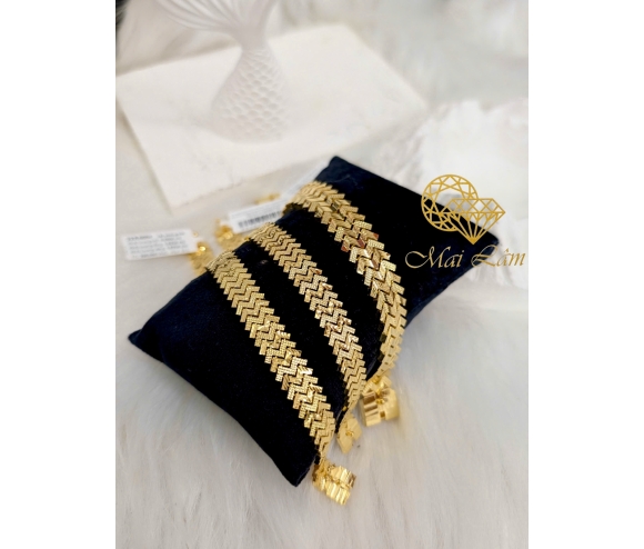 Lắc Chữ M Chạm Máy